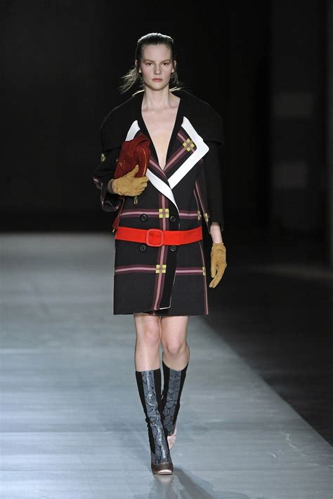 prada winter 2011|Prada Fall 2011 Ready.